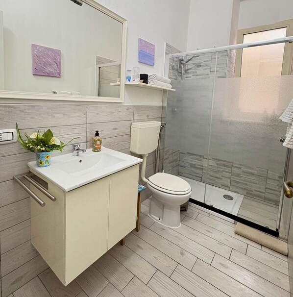 Comfort Double Room | Bathroom - B&B 091 (Palermo)