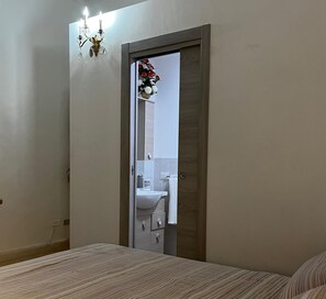 Classic Double Room | Free WiFi - B&B 091 (Palermo)