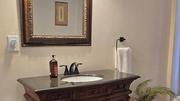 Double Room | Bathroom