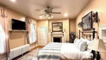Double Room | Blackout drapes, free WiFi, bed sheets