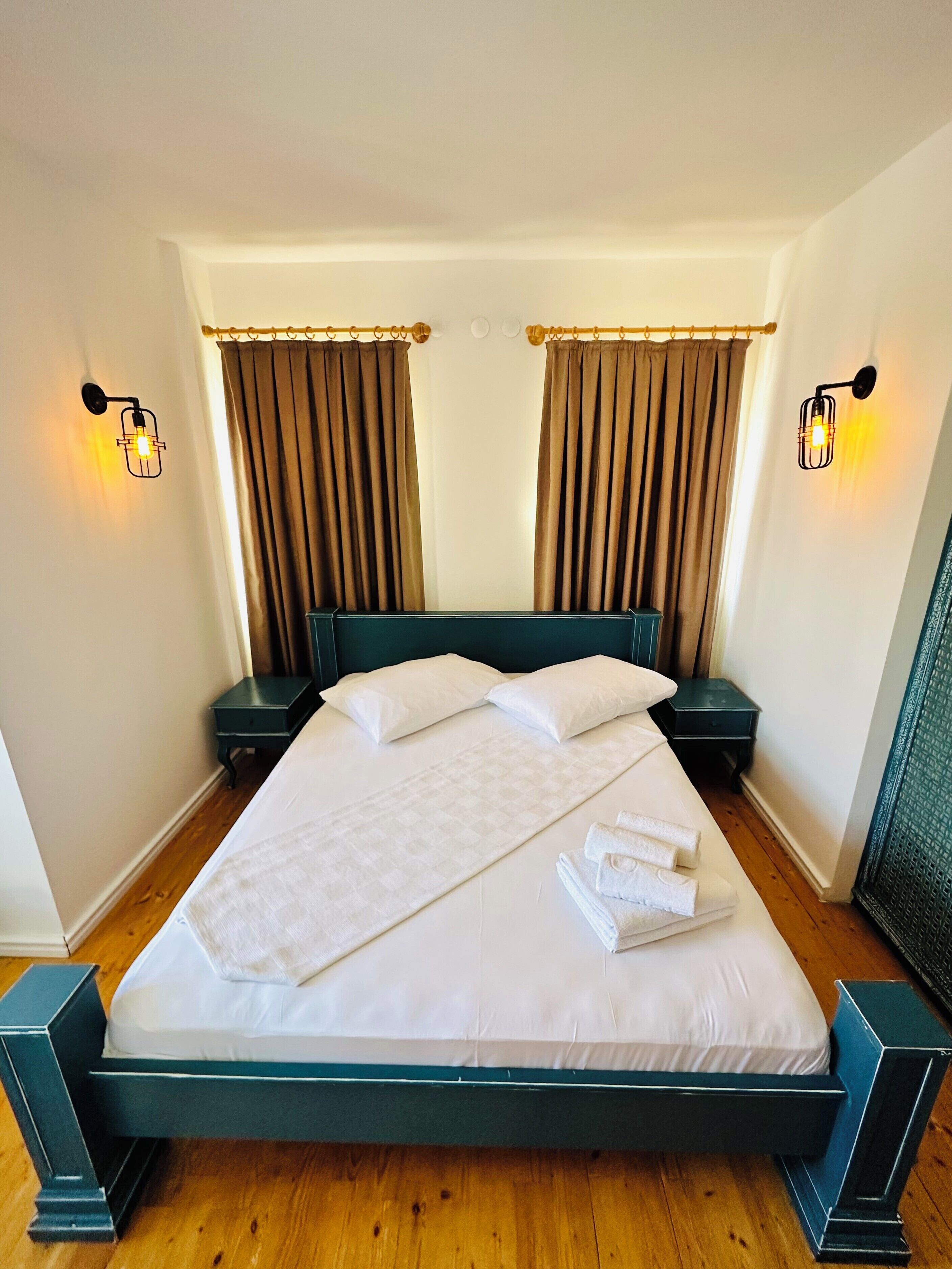 Deluxe Room | In-room safe, blackout drapes, free WiFi