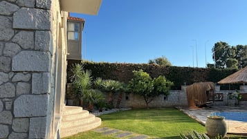 Grand Room, Garden View | Property grounds