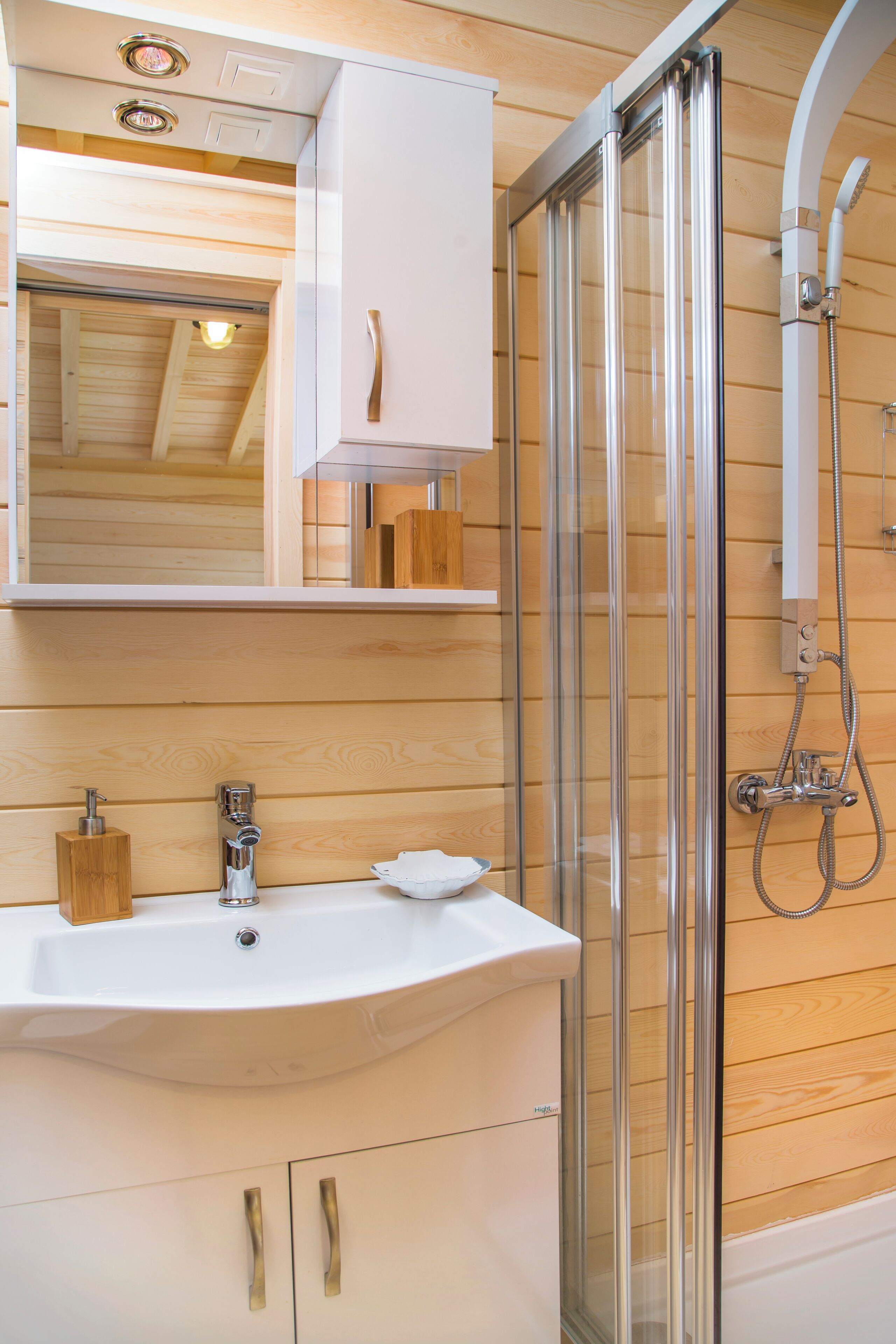 Habitación Grand, vistas al jardín | Baño | Zapatillas