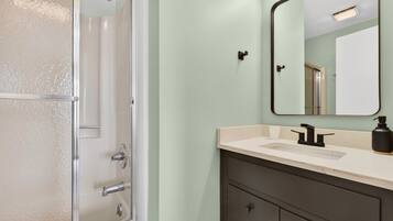 House, 2 Bedrooms | Bathroom | Towels