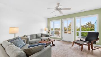 House, 2 Bedrooms | Living area
