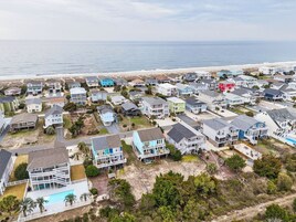 House, 2 Bedrooms | Exterior
