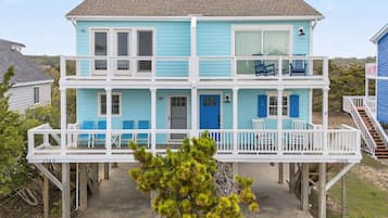 House, 2 Bedrooms | Exterior