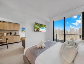 1 bedroom, iron/ironing board, travel cot, WiFi - 501 First Miami Condo | Rooftop Pool + Gym (Miami)