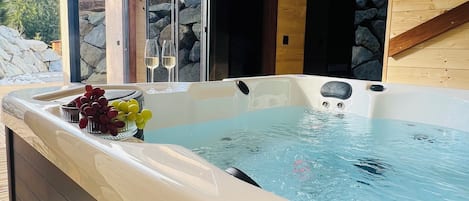 Indoor spa tub