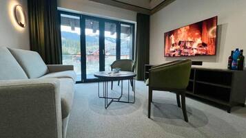 Apartemen Deluks, balkon, pemandangan gunung | Area keluarga