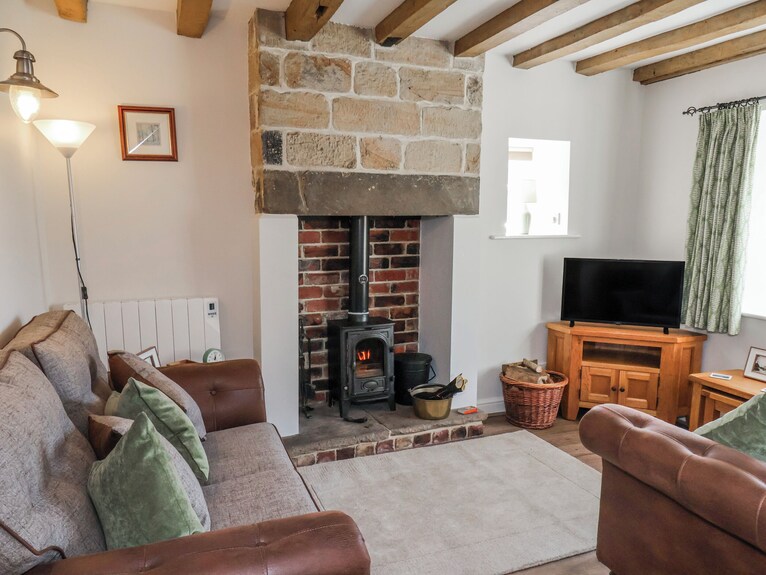 Holly Cottage, Pet Friendly, With Open Fire In Aislaby - Goathland