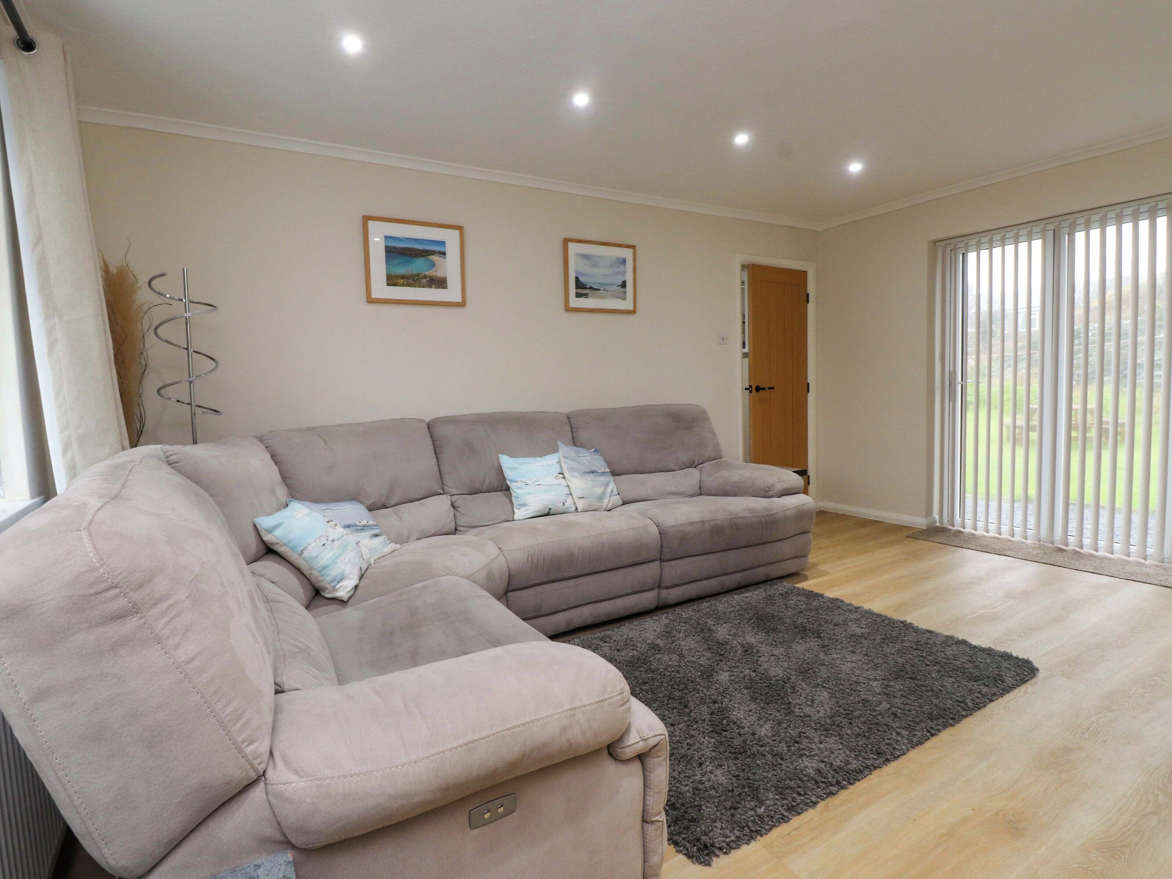 Y Byngalo, Pet Friendly, With Open Fire In Trearddur Bay - Holyhead