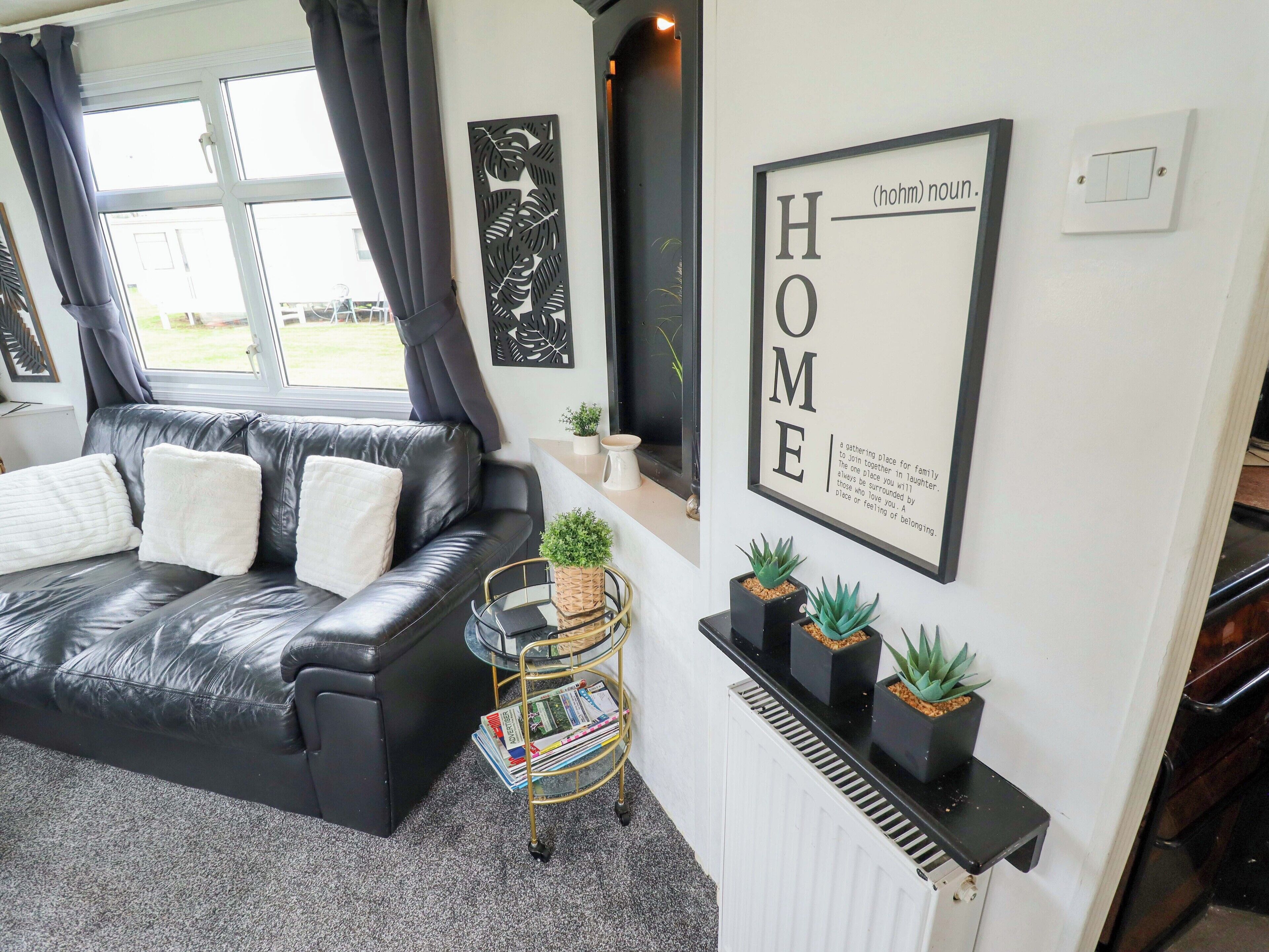 Towervans Z11, Pet Friendly, Country Holiday Cottage In Mablethorpe - Mablethorpe