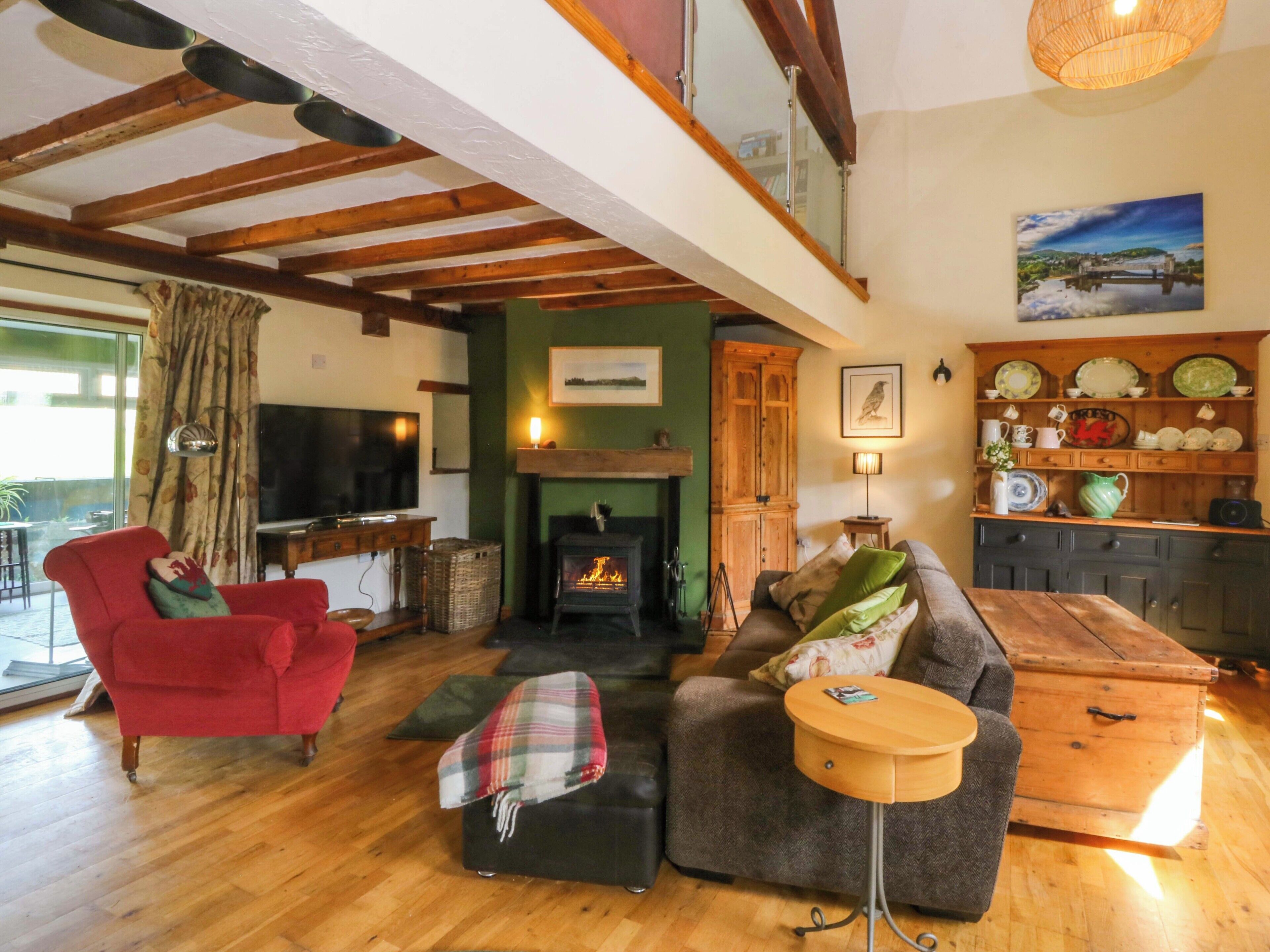 Pen Glorian, Pet Friendly, With A Garden In Conwy - Conwy