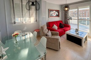 Apartment | Living room - Pleasant Beachfront Attic Retreat (Roquetas de Mar)