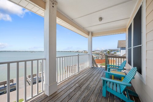 Waterfront Home Sunset Views, Pool & Pier