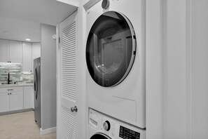 Interior - Reel Hip!! (Marathon)