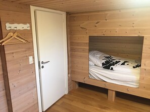 Basic House, Ocean View, Mountainside