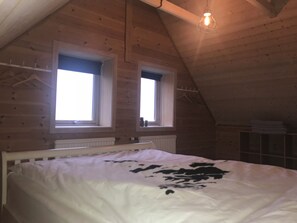 Basic House, Ocean View, Mountainside | Hypo-allergenic bedding, free WiFi - Basic House, Ocean View, Mountainside (Oyrarbakki)
