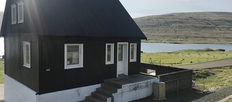 Basic House, Ocean View, Mountainside