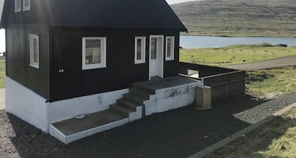 Basic House, Ocean View, Mountainside