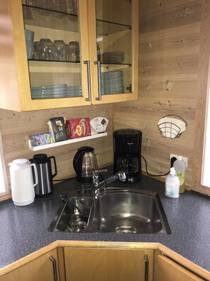 Basic House, Ocean View, Mountainside | Interior - Sea View Apartment with balcony 2BR (Oyrarbakki)