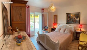 Room - Vrbo Property (payrac)