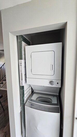 Interior - Intown Awesome Remodeled Modern Townhome (North Augusta)