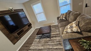 Living area - Intown Awesome Remodeled Modern Townhome (North Augusta)