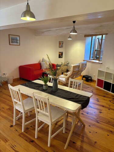 Comfortable house near lake