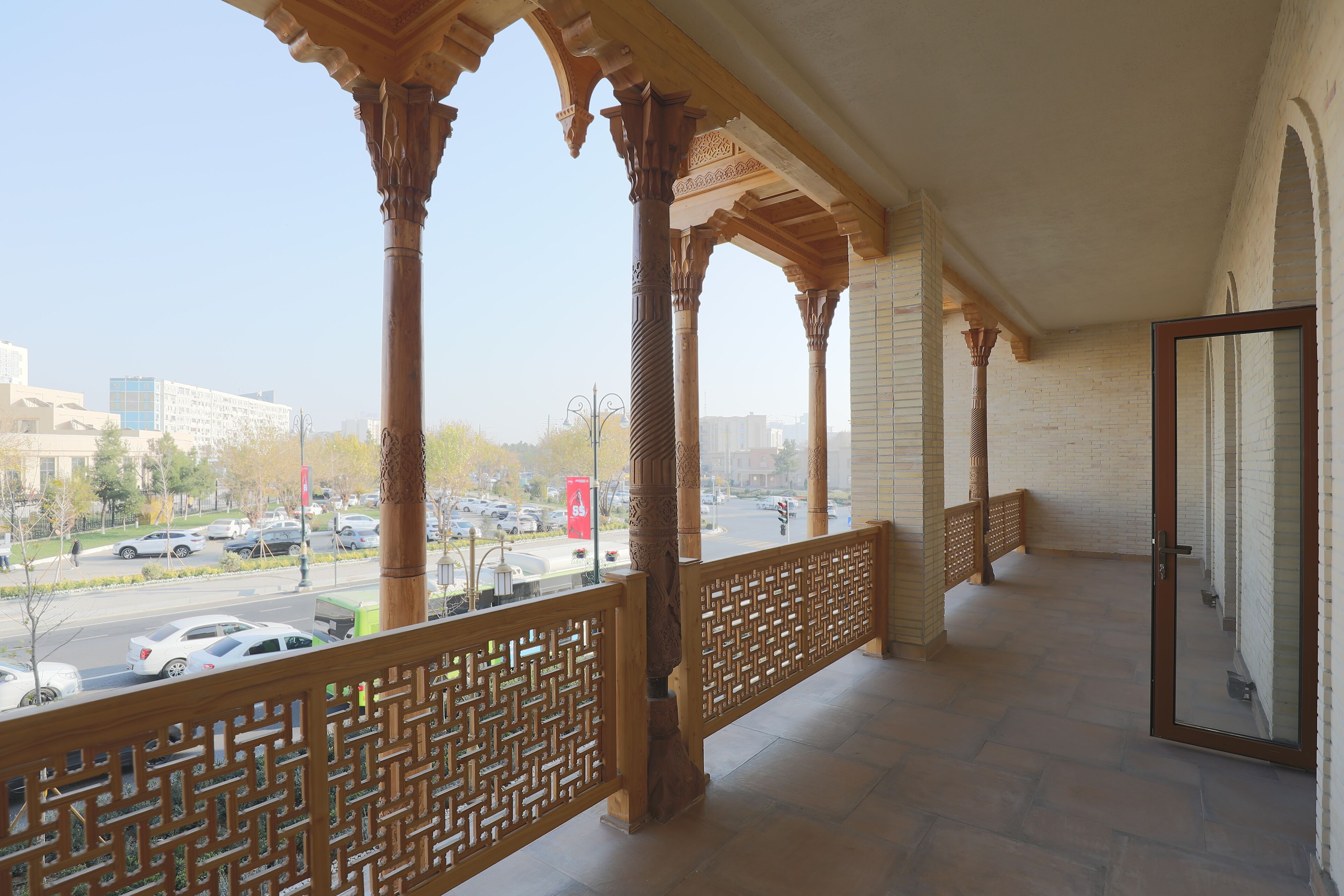 Standardværelse med 2 enkeltsenge - balkon - byudsigt | Overnatningsstedets område