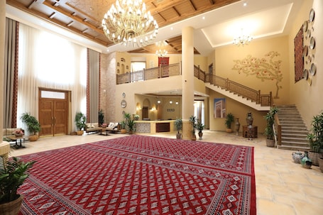 Lobby. Farovon Boutique