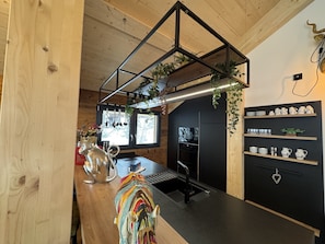 Chalet | Dapur pribadi | Peralatan masak/sendok-piring