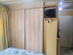 Deluxe kamer, 1 twee- of 2 eenpersoonsbedden, uitzicht op bergen | Gratis wifi
