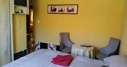 Lethabo Mountain View Guest House Cheap