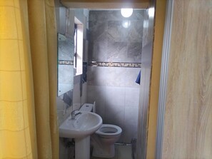 Quarto casal ou duplo luxo, vista para a montanha | Banheiro