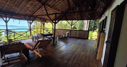 Ravinala l'arbre du voyageur eco-lodge house