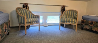 Mobile Home im Ferienpark mit Seezugang