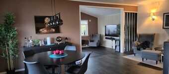 Moderne perle på Myre med boblebad og fjellutsikt