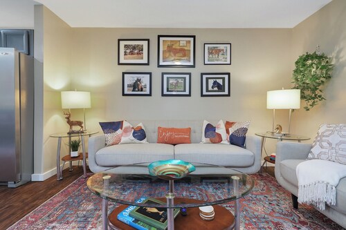 Hillside Home on the KY Bourbon Trail Sleeps 6