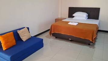 Family Double Room | Desk, laptop workspace, free WiFi