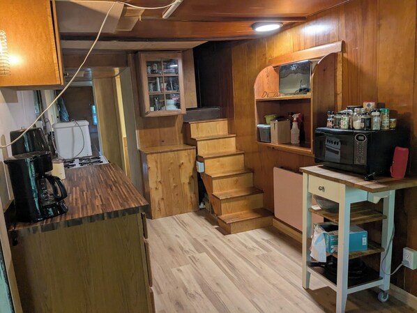 Microwave, stovetop