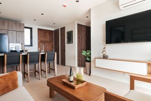 TV - Majestic 2-Bed Pool Access Ocean View by Bocobay (Willemstad)