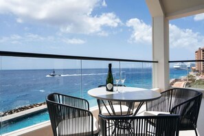 Outdoor dining - Majestic 2-Bed Ocean Front Penthouse by Bocobay (Willemstad)