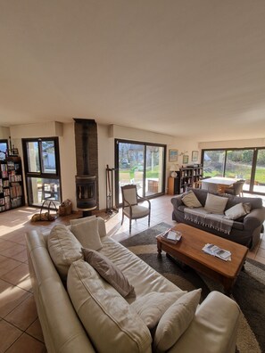 Living area - Family home ideal for 3 families (sleeps 14) (Saint-Jorioz)