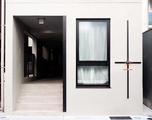 Exterior detail - Triphome Sugamo Label (Toshima City)