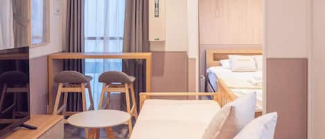 Desk, iron/ironing board, WiFi, bed sheets
