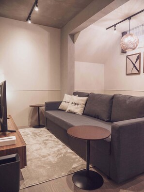 TV, offices - Triphome Sugamo 2026 New 3 mins 2 stations (Toshima City)