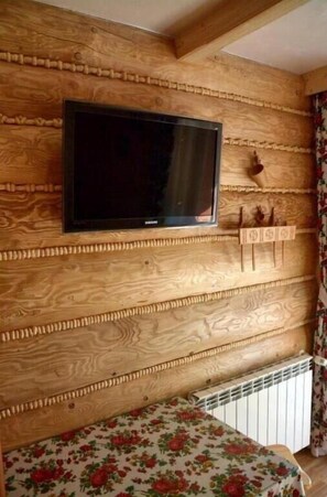 Traditional-Vierbettzimmer, Balkon, Bergblick | Innenbereich