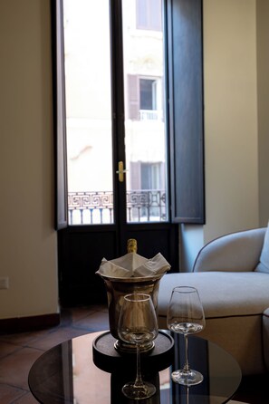 Interior - Modern 2-bedroom apartment Spanish Steps • Trinity Domus (Roma)